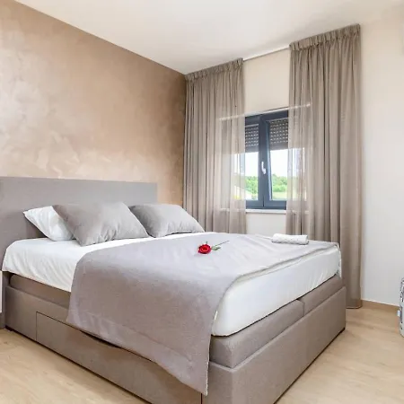 Retreat - Exclusive With & Pool Appartement *
