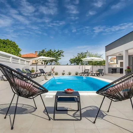 Retreat - Exclusive With & Pool Apartman *